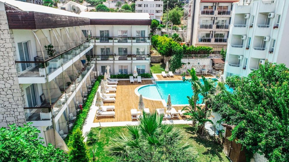 Otel Yeni Çeşme Esterno foto
