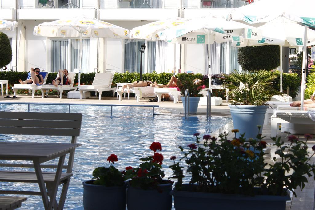 Otel Yeni Çeşme Esterno foto
