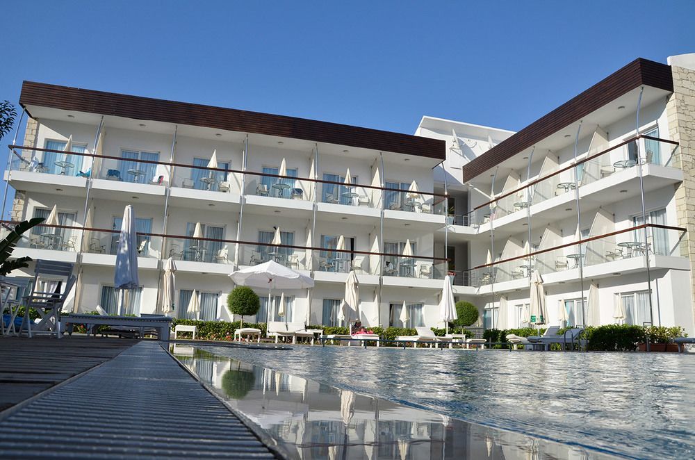 Otel Yeni Çeşme Esterno foto